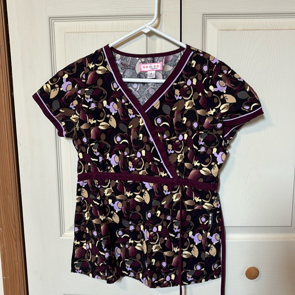 Koi Scrub Top Small
